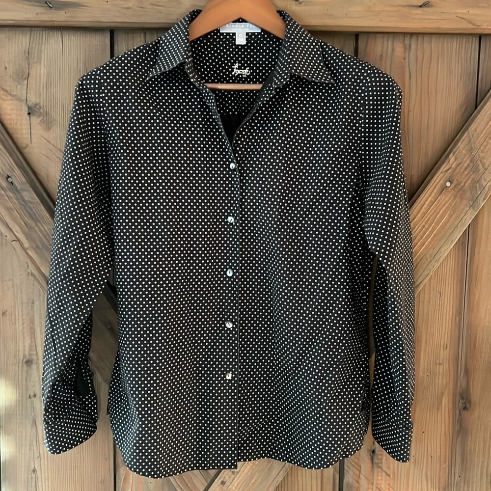 Foxcroft Womens Black White Polka Dot Button Up Shirt Shaped Fit Size 8